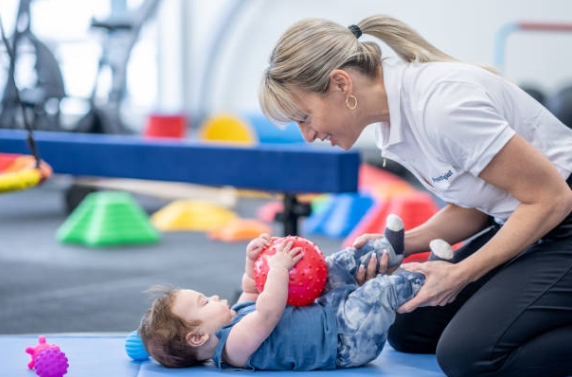 뇌성마비 아동을 위한 전문 물리치료 가이드: PNF, 감각통합, 전기자극부터 수술 후 재활