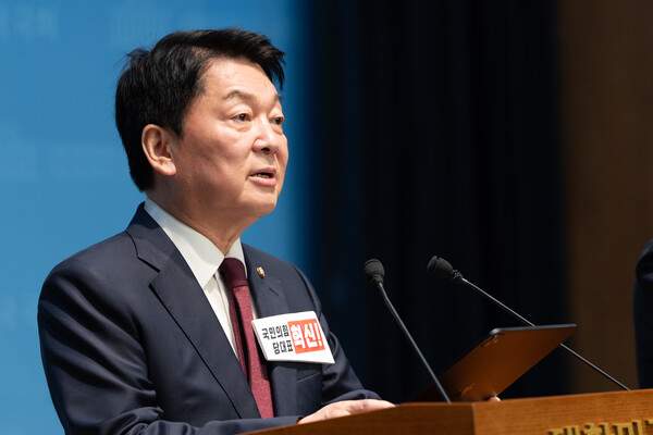 최고가격제 반대의견을 발언하는 안철수