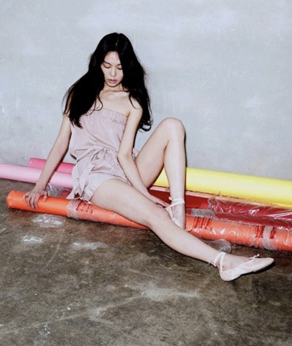 김민희 각선미