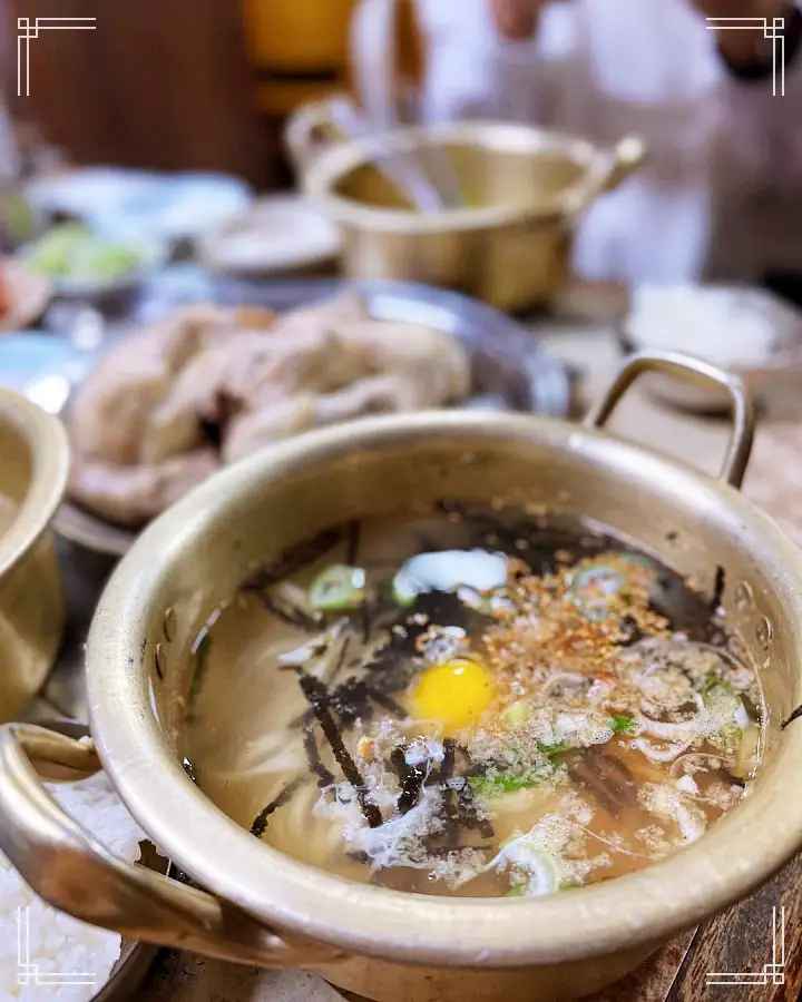 생방송오늘저녁 을지로 힙지로 충무로 닭한마리 백숙 백반 칼국수 악뮤 악동 뮤지션 이찬혁 단골 맛집 추천