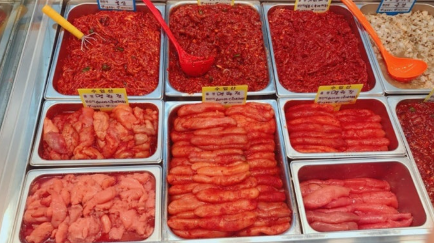 한국 김치 담글 때 필수 젓갈 사진