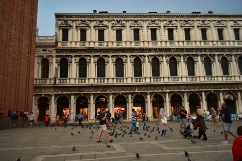 베니스에 사랑에 빠지게 만든 8가지