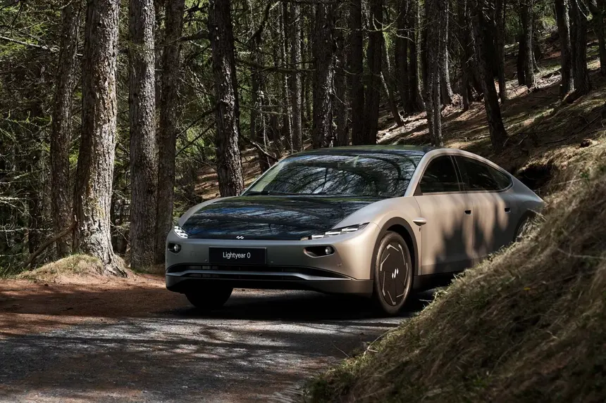 라이트이어 태양열 전기차 제로