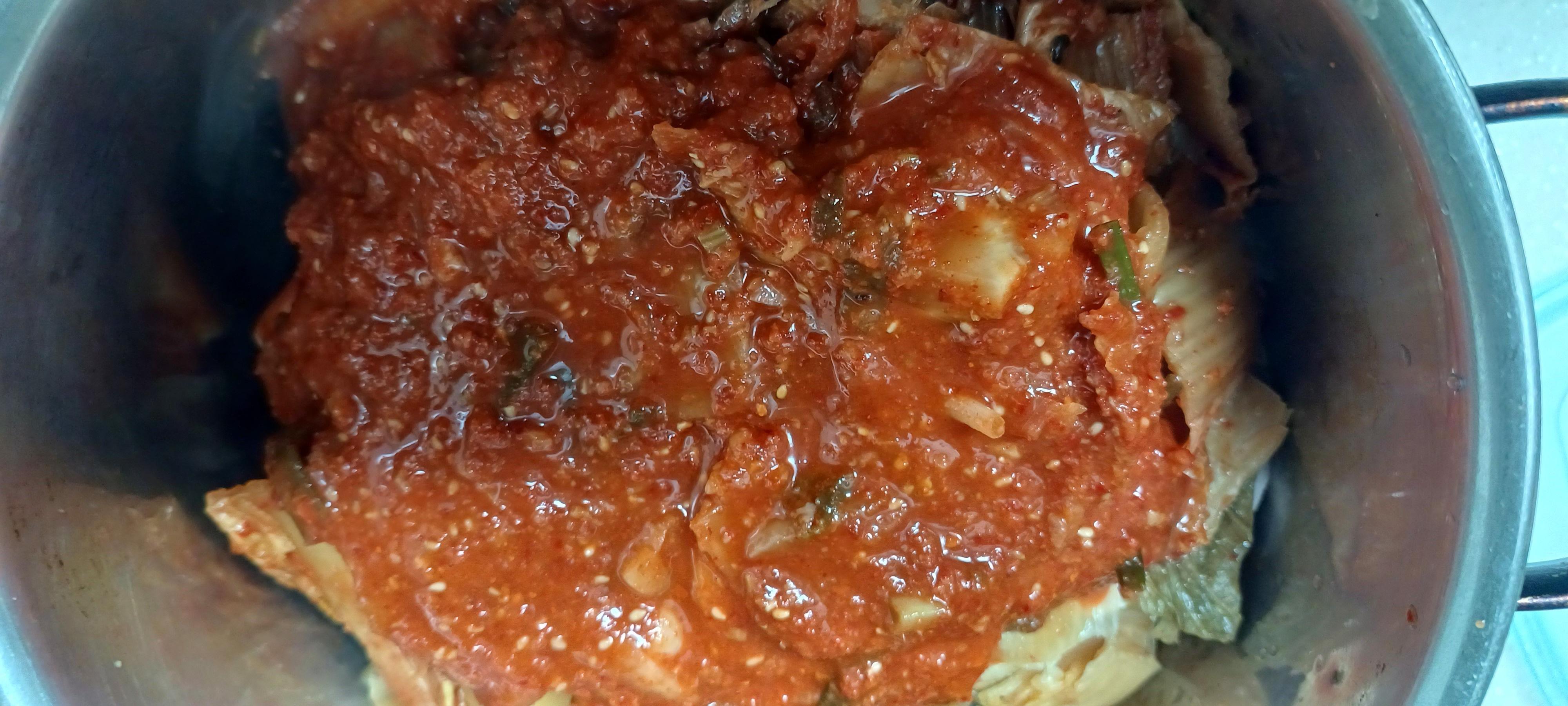 김칫국물 넣기