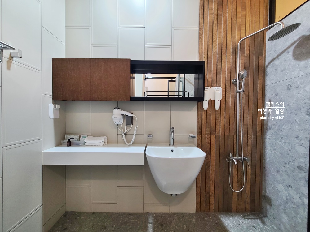 동묘역 구제시장 근처 호텔 디엠 DM, 시네마룸(넷플릭스 무제한, 팝콘+콜라 서비스) 동대문 종로 근처 호텔