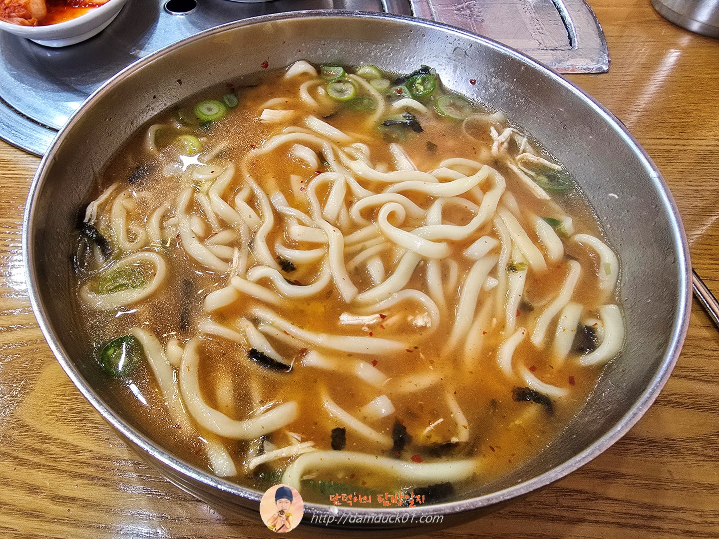 얼큰닭칼국수