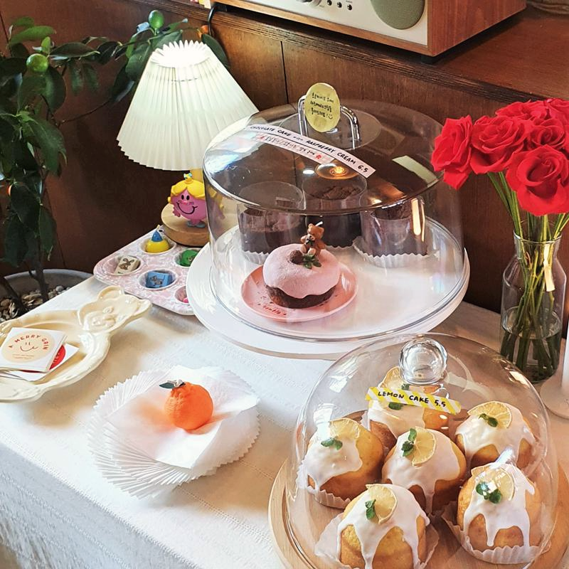 아기자기한-디저트-진열대