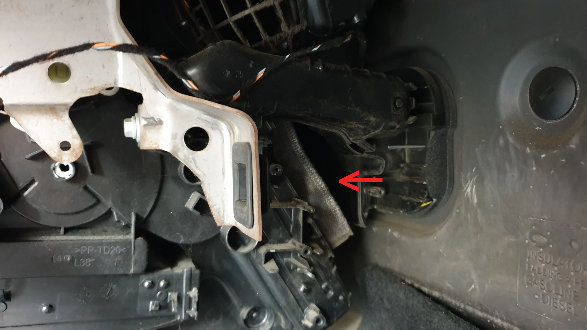 SM3 에어컨필터 위치