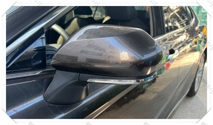 캠리 8세대 사이드미러 수리전(좌) 프레임교체(중) 수리 후(우)