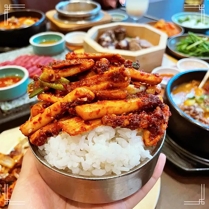 줄서는식당 송파구 잠실 방이동 순대국 맛집 엄현경 유재석 단골 4가지맛 모듬 순대 수육 오징어 숯불구이 육회 권율 추천 50회 소개