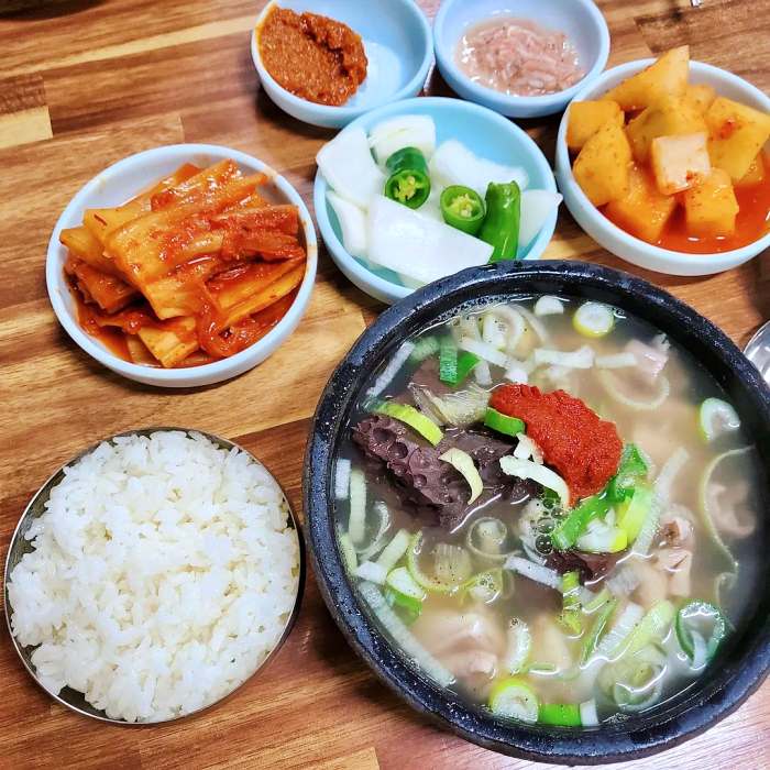 생생정보 전남 담양 55년 경력 엄마 만드는 돼지국밥 맛집