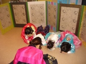 세배하는 아이들