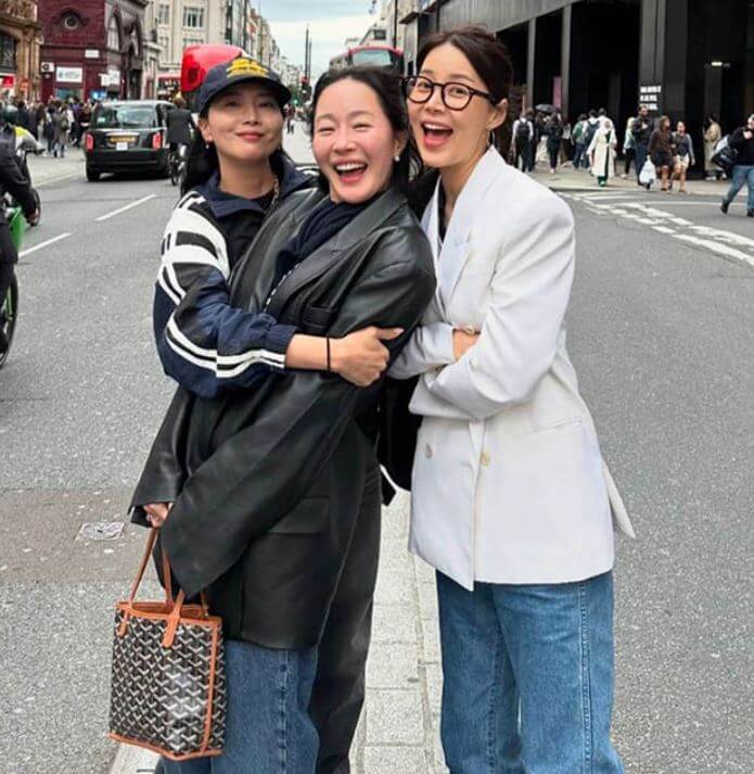 배우 엄지원