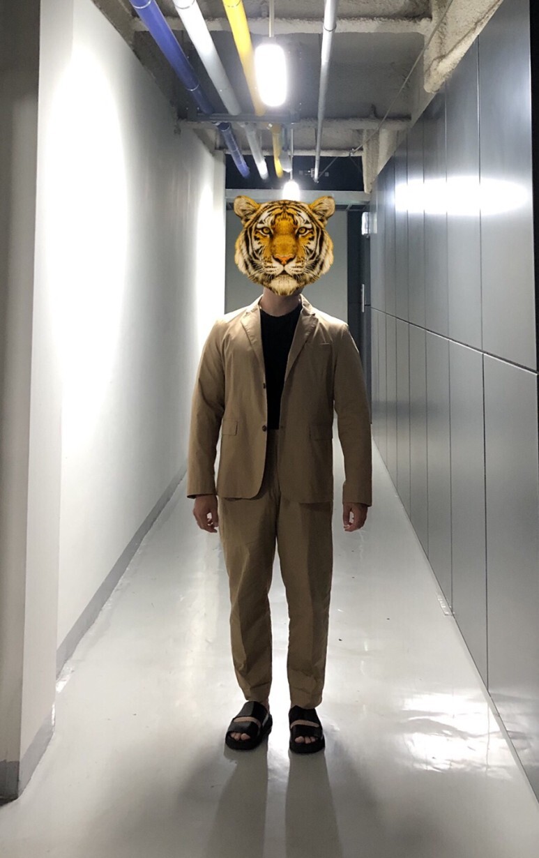 데일리 룩(오뭘입)_비슬로우 스탠다드 셋업 베이지, 무신사스탠다드 반팔, MMGL 샌들 OOTD