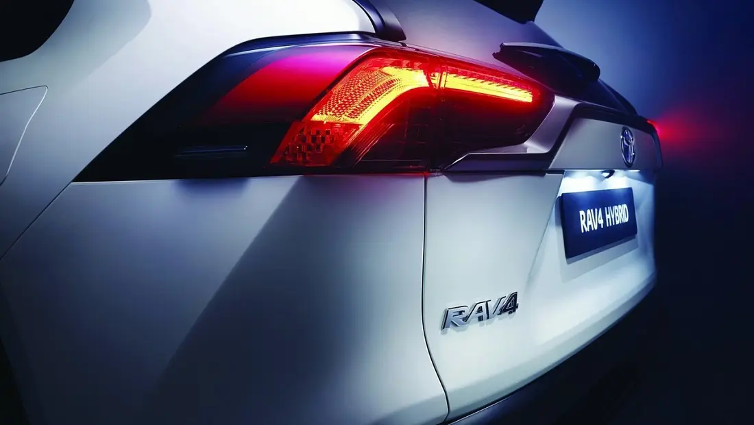 토요타 RAV4 하이브리드 실구매가 모의견적 연비 실내 디자인 인테리어 총정리
