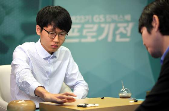 신진서 나이 프로필, 란커배 32강 돌파 바둑 황제의 100억 상금 부모님 AI 알파고 공부법 학력 고향까지
