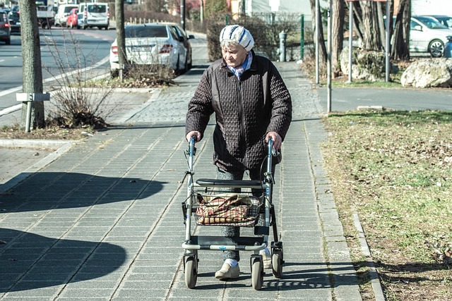 older woman pushing cart, looks confused