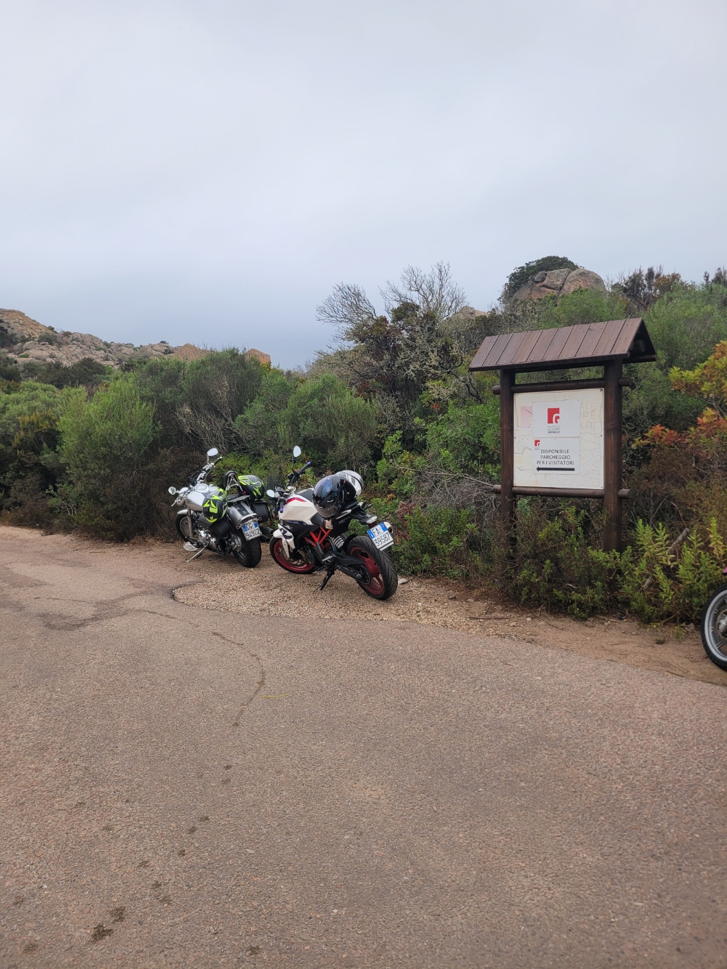 Cala Napoletana가는길