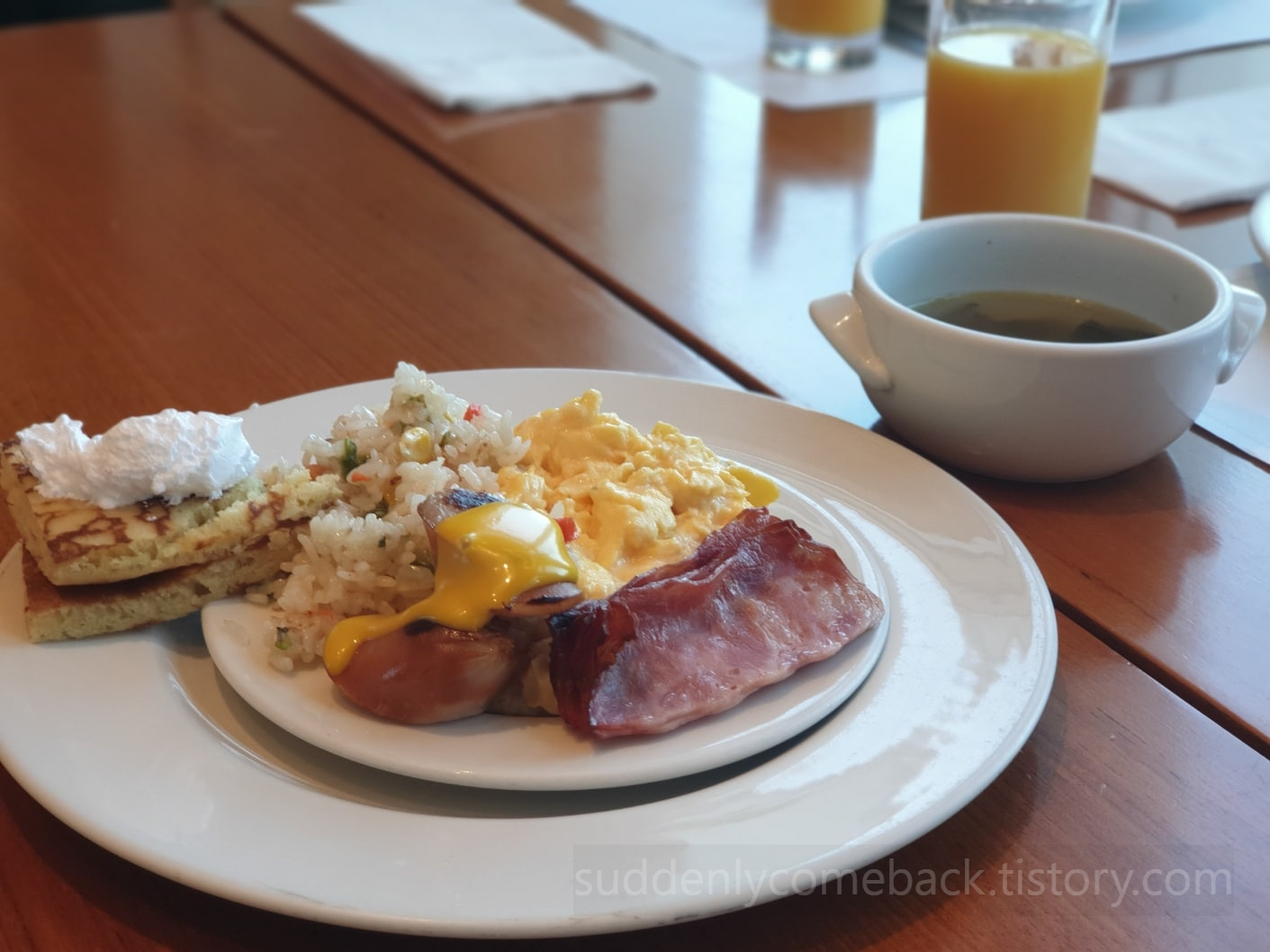 베이컨-에그스크램블-미역국