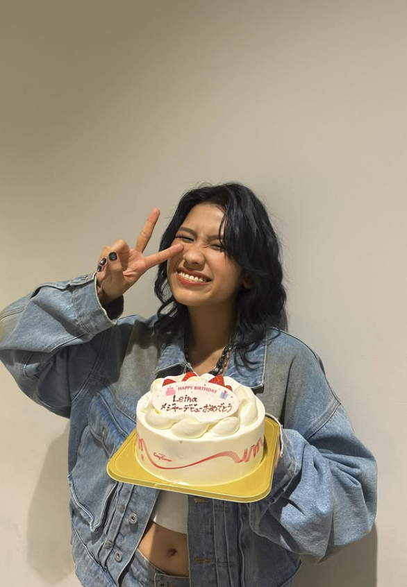 Leina 恋に落ちるのは簡単で