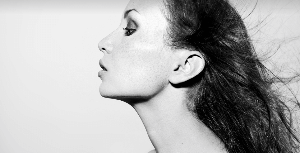 귀에서 소리가 나는 이유가 되는 사진들 - 21