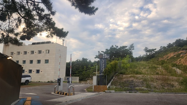 제이앤파크 호텔 입구