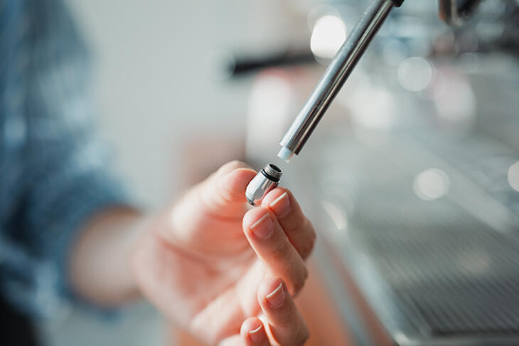 에스프레소 머신을 청소하는 방법?