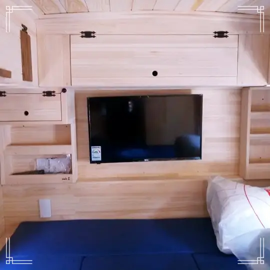 생방송오늘저녁 대둔산 나무 우드 캠핑카 제작 리모델링 공방 제작 의뢰 및 강좌 특강 추천