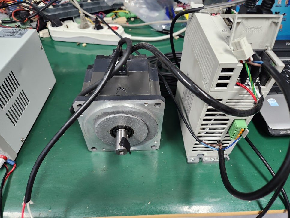 미쓰비시(MITSUBISHI) 서보드라이버 MR-J2S-70B E17 알람 수리 수리 과정 by 메트영남