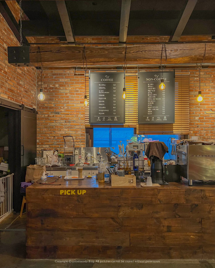 봄날 가기 좋은 잔디마당 카페, 파주애견동반카페