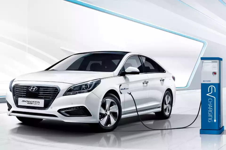 LF 쏘나타 PHEV입니다.