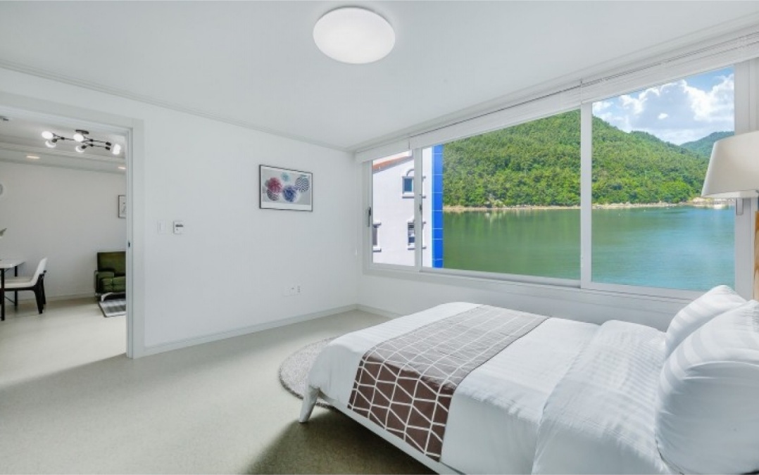 통영 스토리펜션 TS 101호 침실