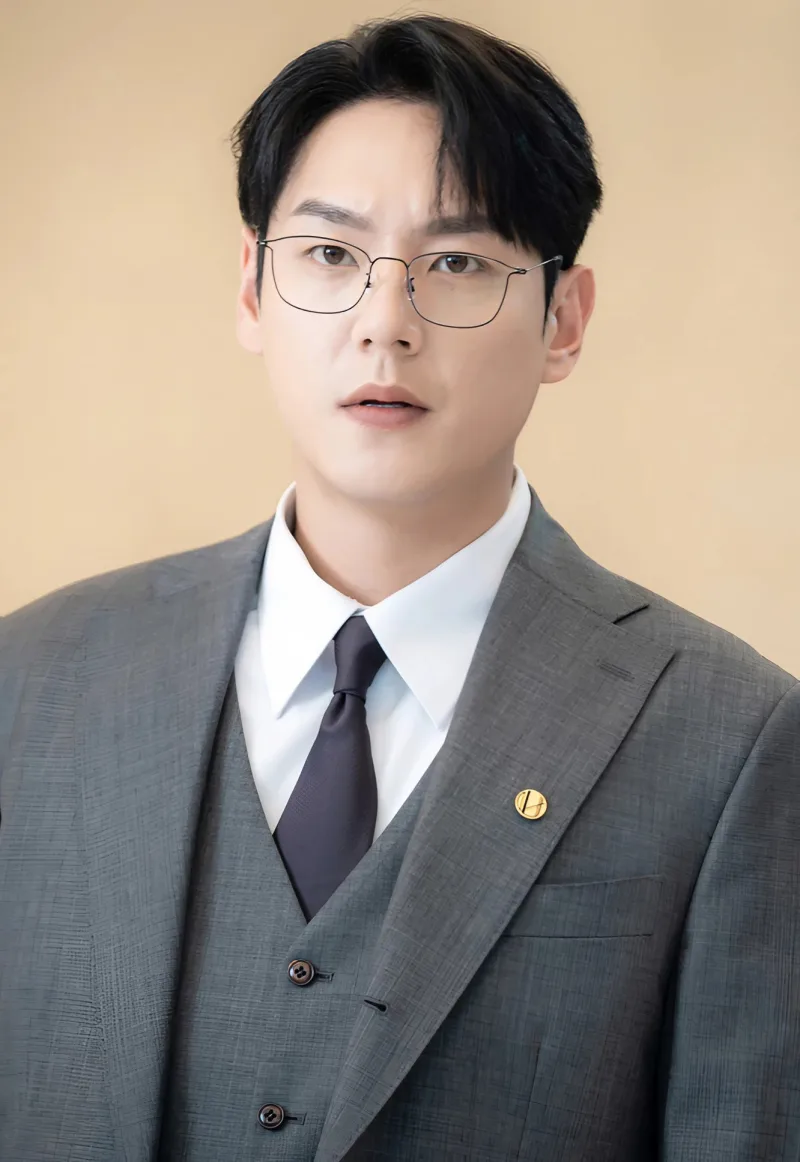 재벌X형사에서 안경을 쓴 진승주 역을 맡은 배우 곽시양