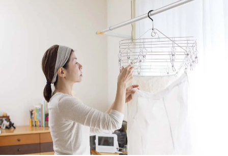 옷의 탈의 등이 곤란하게 되다.