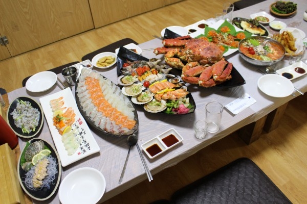 바다 앞 해물 맛집 관련 사진