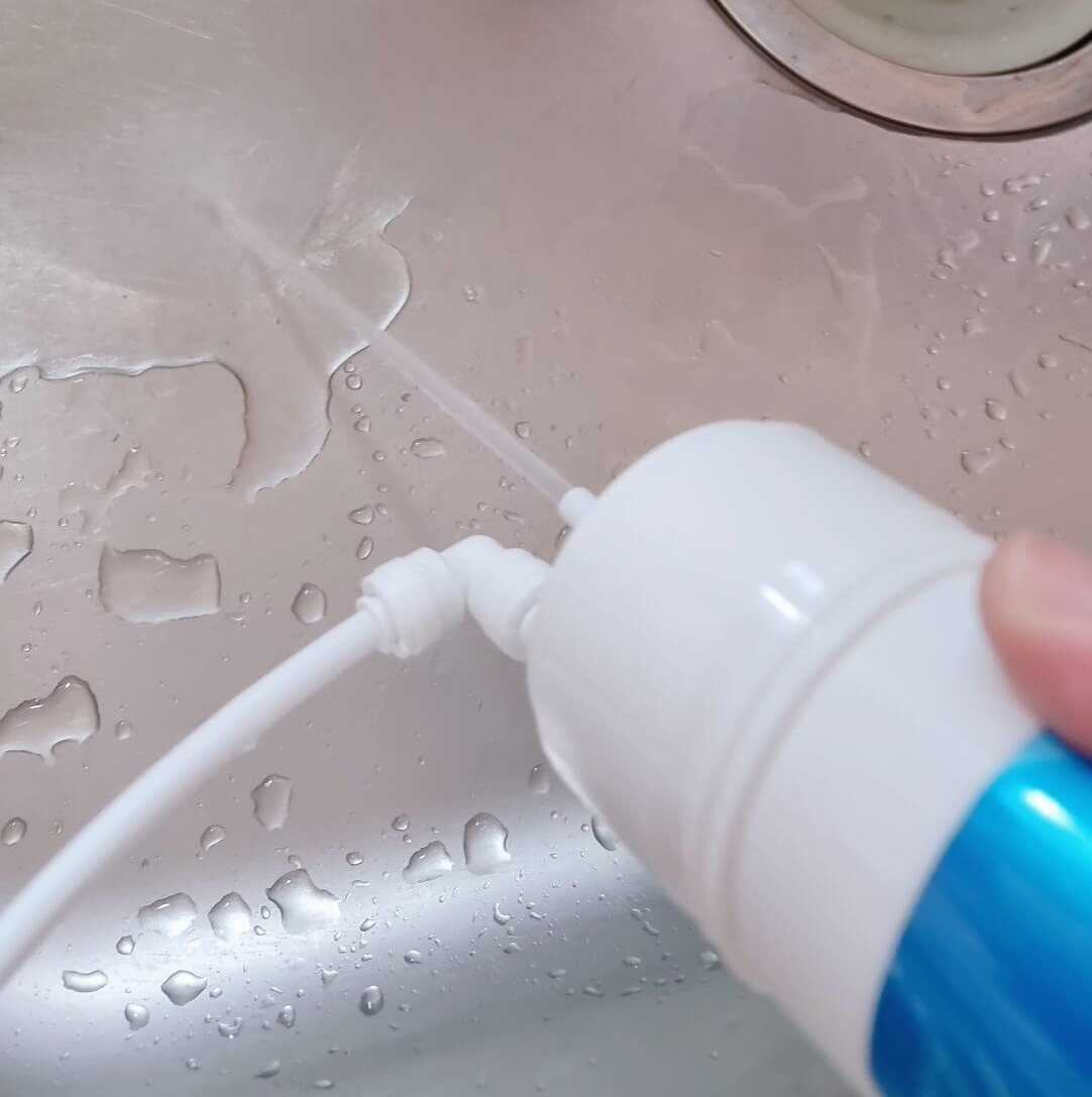 정수기 필터 퉁수작업 중