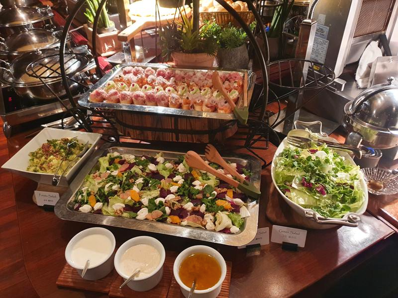 타파스와-샐러드