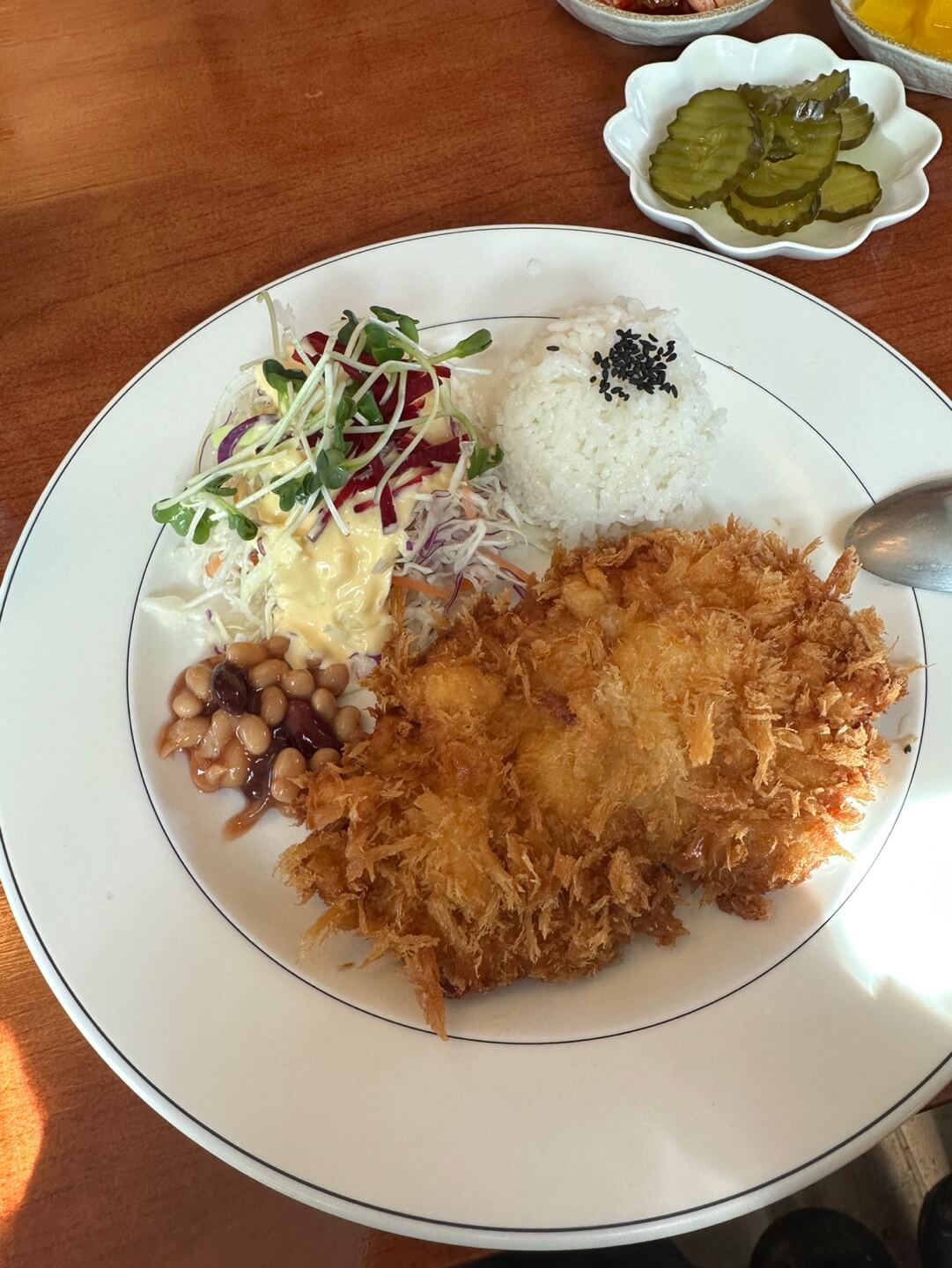 용인 돈까스 맛집 돈까스 구성 전체 사진