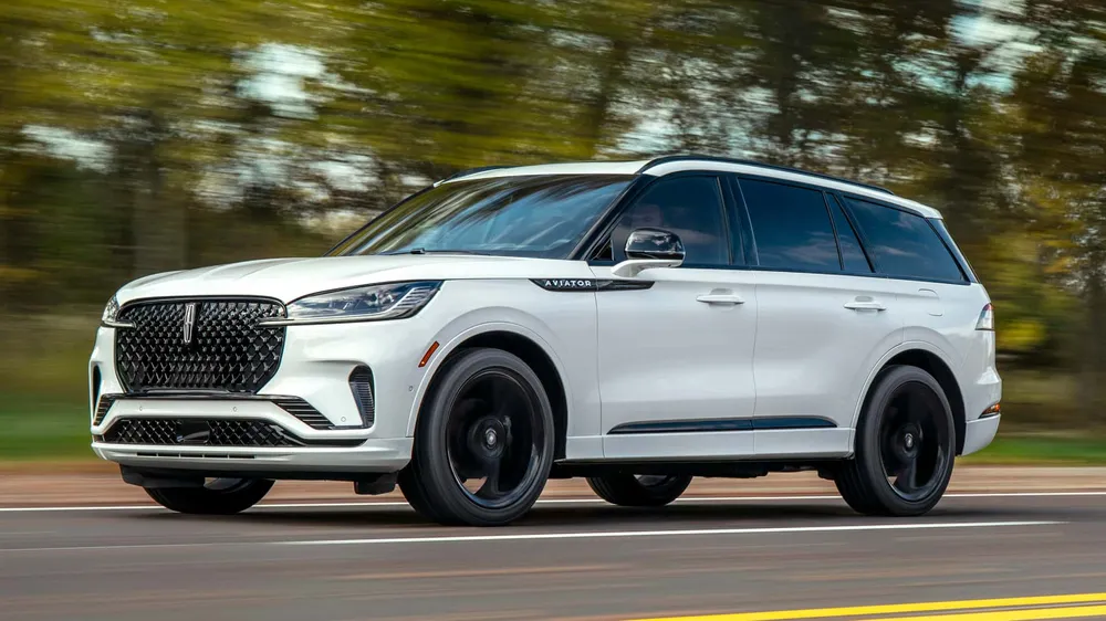 에비에이터 전측면 사진