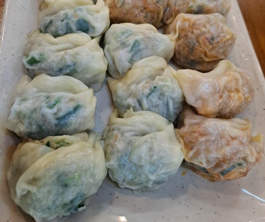 생방송투데이 인생식당 27년 옛날만두 고기만두와 김치만두