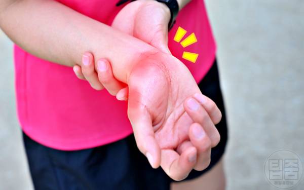 손목 시큰거리고 아플때 스트레칭,손목통증