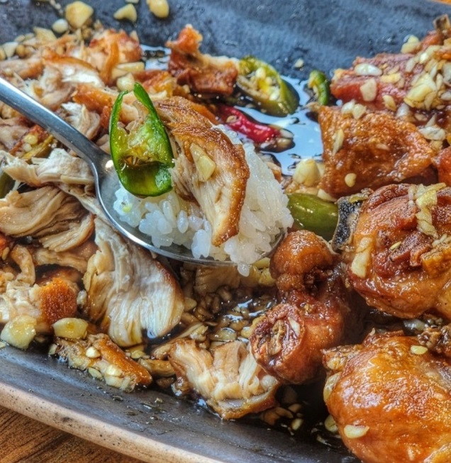 의성-마늘닭-마늘치킨-용주밥상
