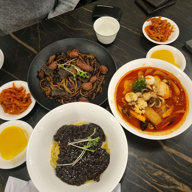 용산역 근처 맛집 추천 소고기 점심 아이파크몰 용리단길 카츠신보 버뮤다삼각지 948kitchen Blue 도야집 쏭타이치앙마이 신류 효뜨 사이드쇼 데이릿 최가네 숯불구이