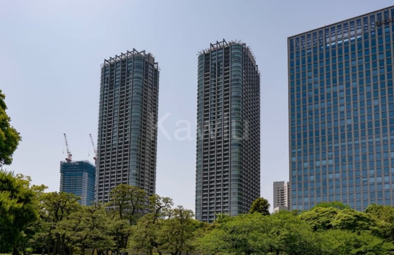 아파트 2개가 나란히 서 있는 사진