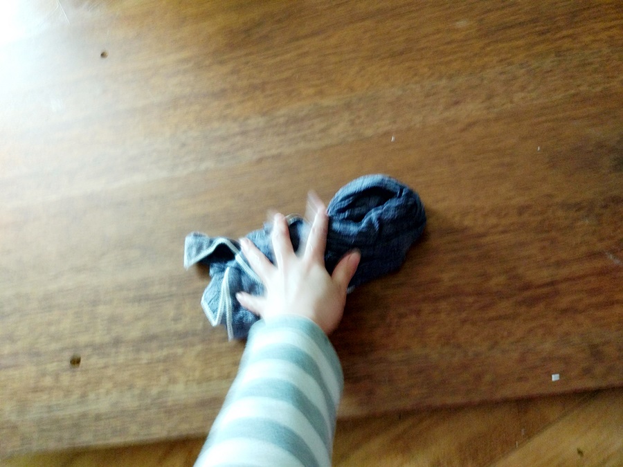 모든면을 걸래로 닦아줌