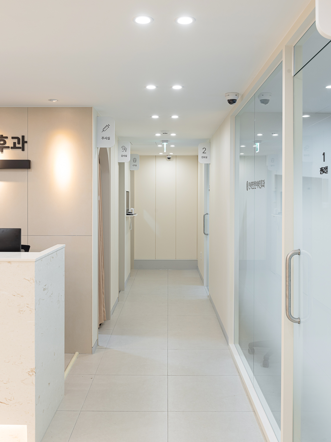 연세편안한이비인후과 복도