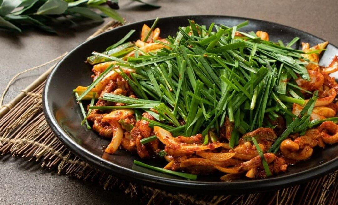 생생정보 2317회 오늘 또 방문 스타 밥집 가수 강진 추천 맛집 서울 사당동 참오리전문점 한방오리백숙과 오리낙지주물럭