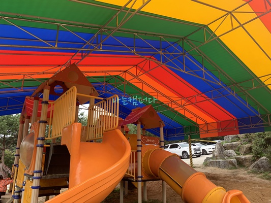 놀이터-용인 단풍숲 캠핑장