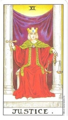 타로11번 정의 카드 사진