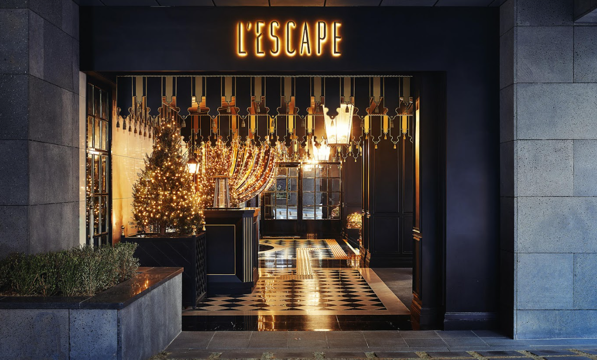 서울 호캉스 파리 감성 호텔 추천, 레스케이프 호텔 143,000원 + 스타벅스 크래딧 2만원 선물 (~08.17)